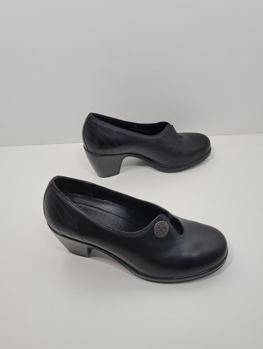 Dansko Brianna Nappa Black Leather Medallion Heels Pump Shoes Women EU 40 US 9